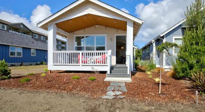 Tranquility Base Cottage - Image 1