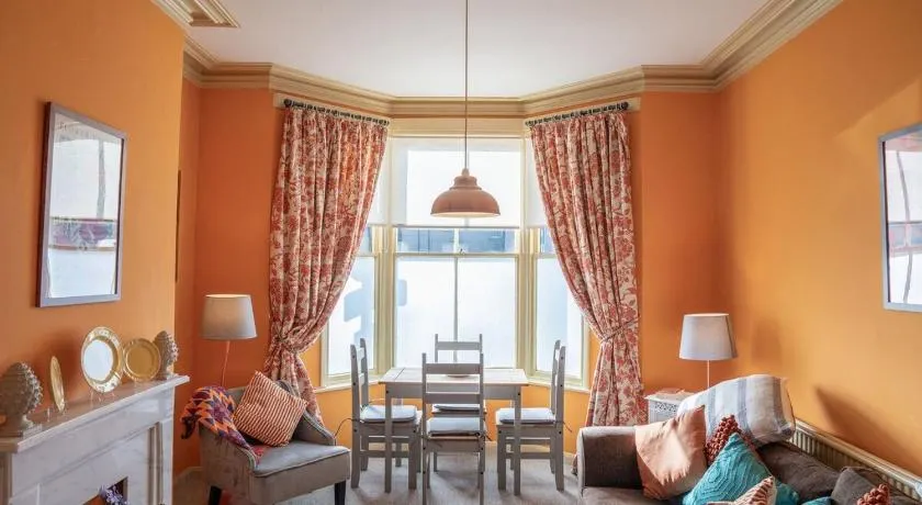 No 4 Townhouse - Image 1
