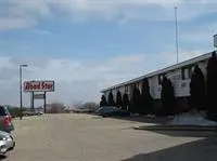Roadstar Inn - Image 1