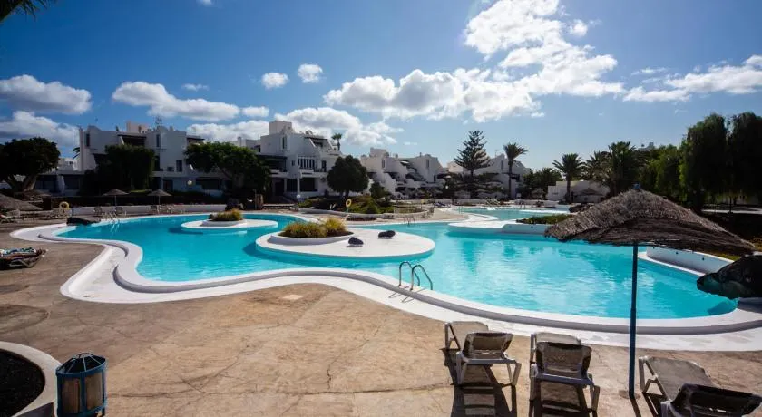 Manrique's Holidays - Image 1