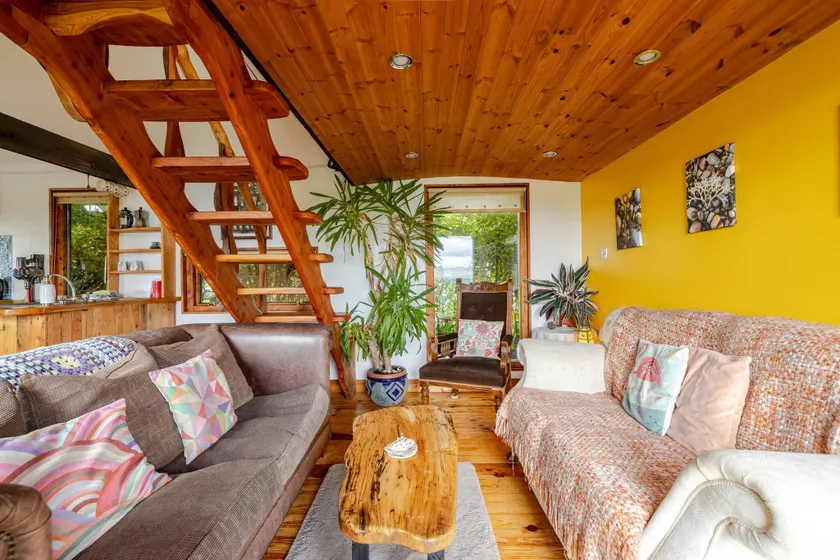 Serene Bantry Bay Cabin Retreat - Image 1
