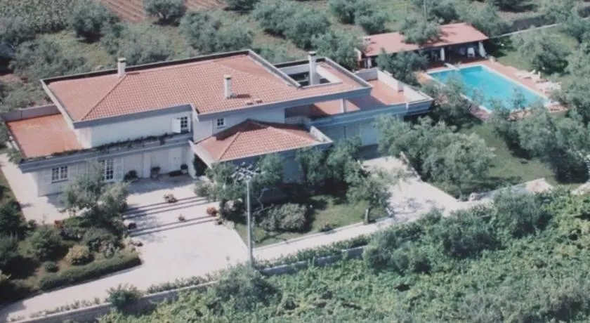 B&B Arli - Image 1