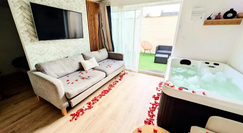 Suite Évasion Spa - Tiny House - Image 1