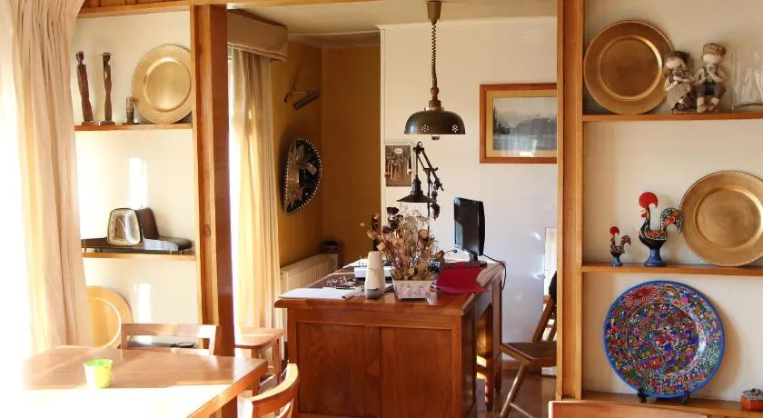 Hostal Fernando de Magalhaes - Image 1