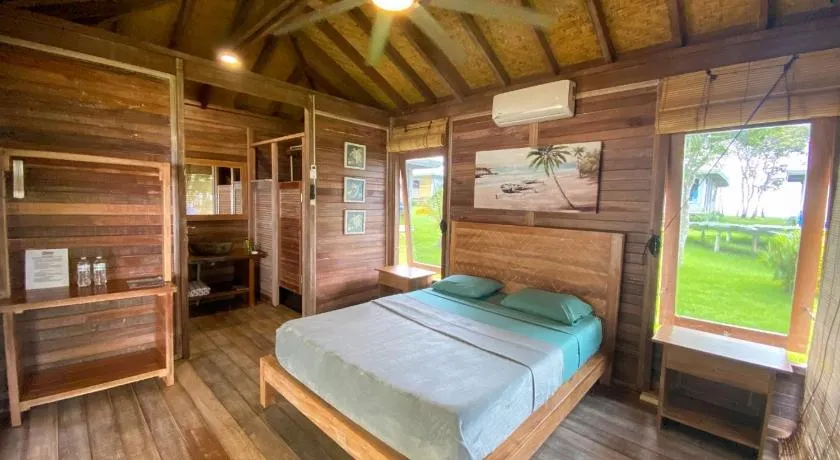 Sonny Island Resort Cabañas Frente al Mar - Image 1