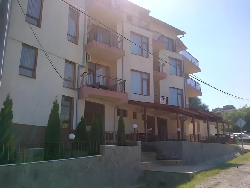 Svetlana Hotel - Image 1