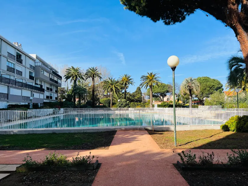 35m With Pool For Couple In Saint Tropez - Image 1