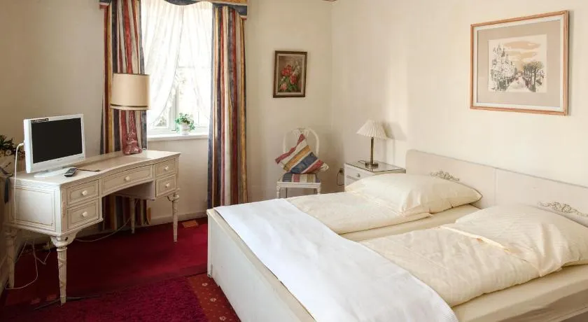 Hotel Italia - Image 1