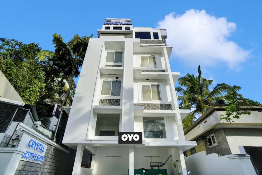 Hotel O Crystal Executive Suites - Image 1