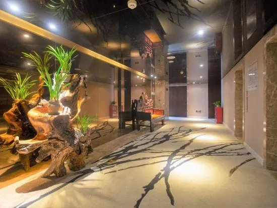 LanJin Hotel - Image 1