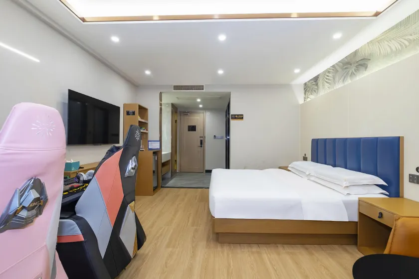 YueShi Smart Hotel (Teachers College Branch) - Image 1