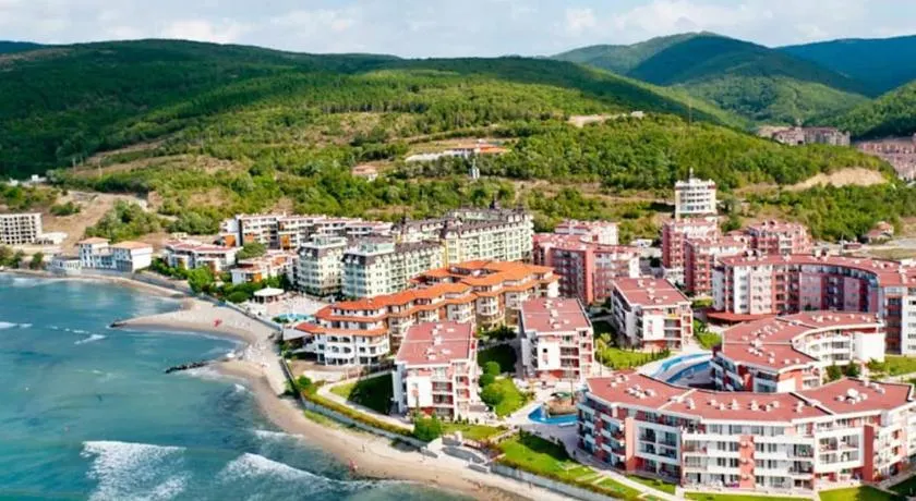 Privilege Fort Beach - Prestige Sea Viev Apartments - Image 1