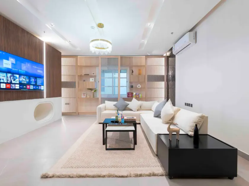 Stylish & Relaxing flat in Alwadi Vll - Image 1