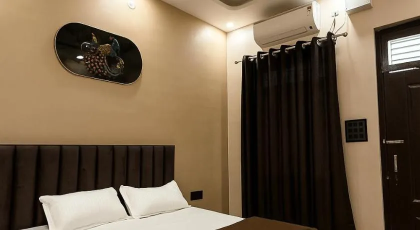Shyam Residency - 50 mtr from Ram Mandir - Image 1