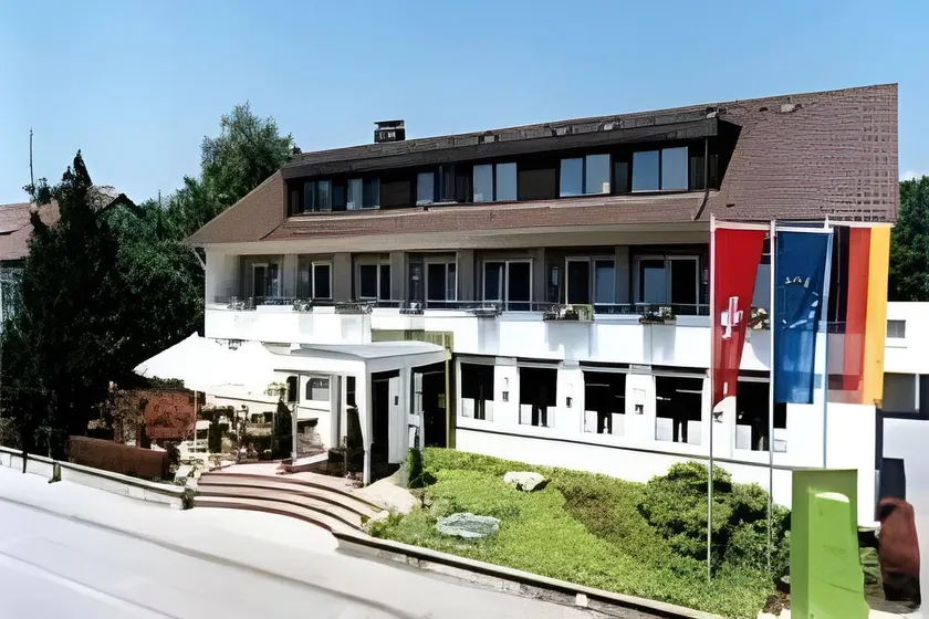 Hotel zur Flüh - Image 1