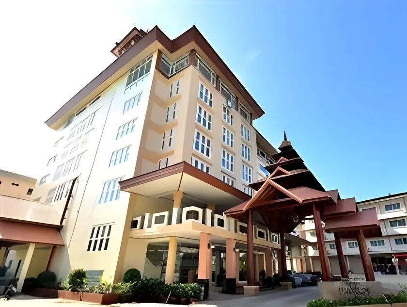 Piyaporn Pavilion Hotel - Image 1