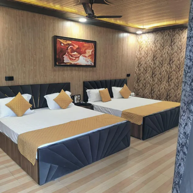 Hotel Pearl Residency - Image 1