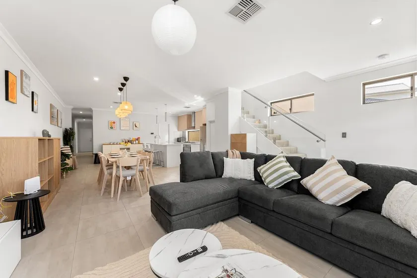 Piara Waters Modern 4BR Family Home near Parks & Shops - Image 1