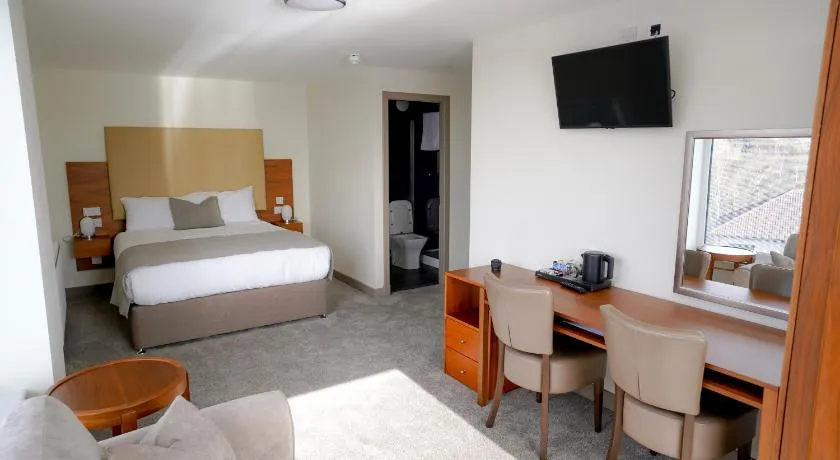 Hardgate House Hotel - Image 1