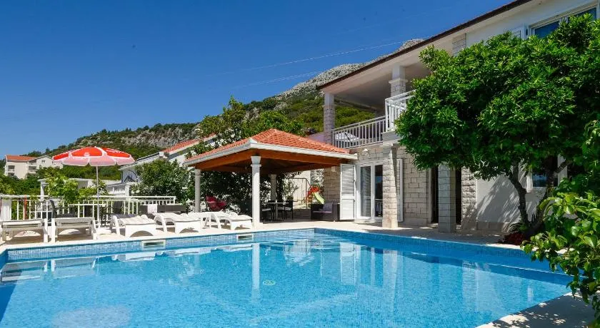 Holiday Villa Perna - Image 1