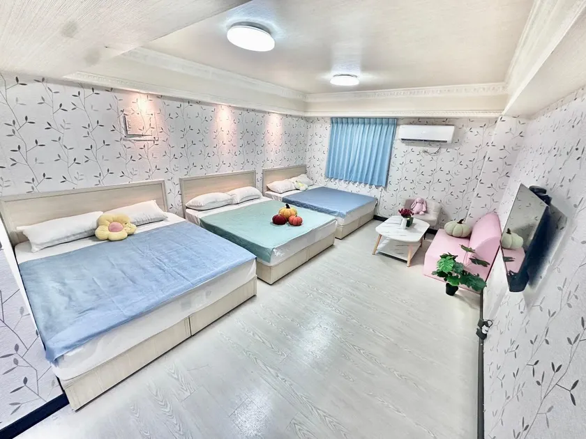 Kunming 705 - Image 1