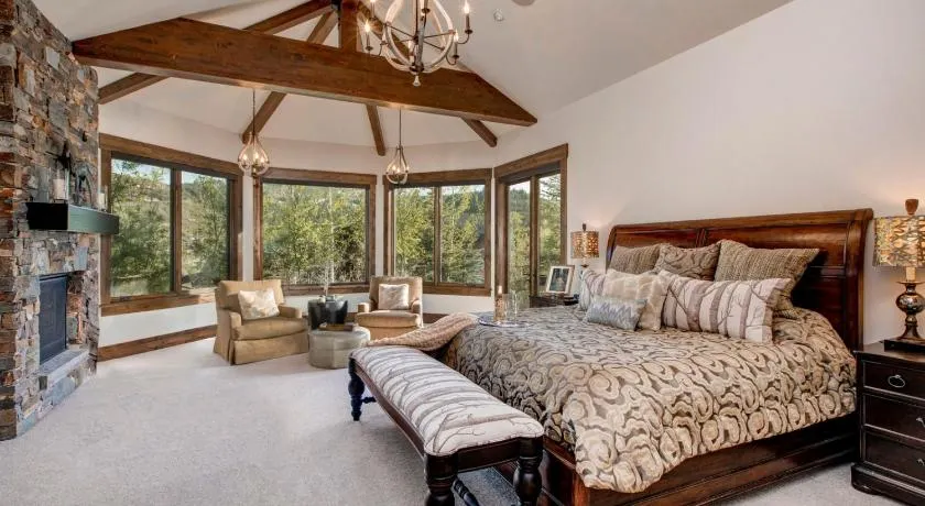 KBM Resorts Elegant Deer Valley Private Home Breathtaking views Elevator Gourmet Kitchen Hot Tub Gym PSD-2071 - Image 1