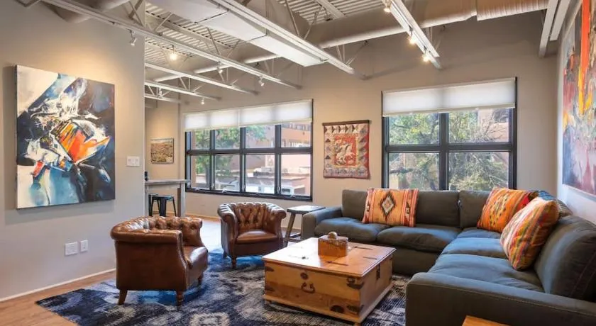 Luxury in the Heart of Historic Downtown Santa Fe 1050 Sq Ft - Image 1