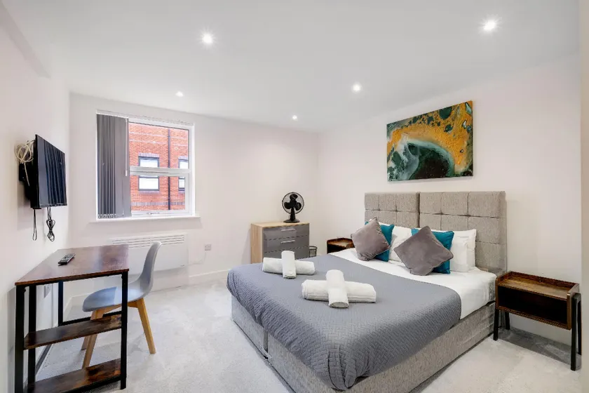 Modern 1 Bedroom Apartment Town Centre Camberley - Image 1