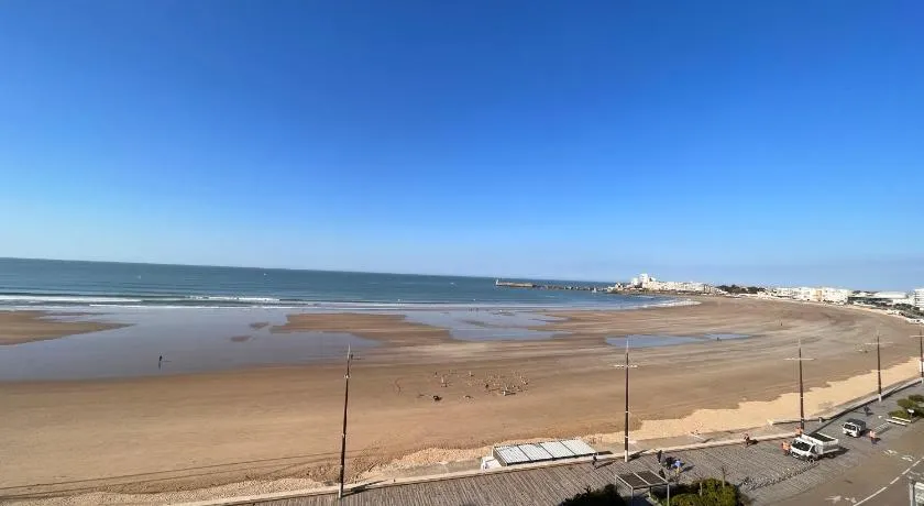 Appartement 3 pièces face plage avec terrasse et garage - Les Sables d'Olonne - FR-1-197-388 - Image 1