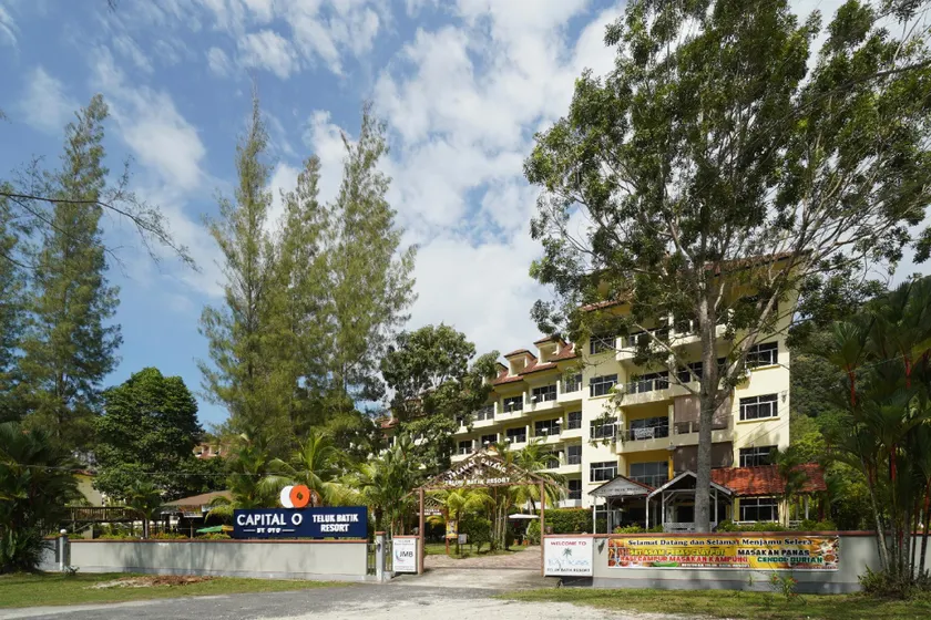 OYO Home 89484 Teluk Batik Resort - Image 1