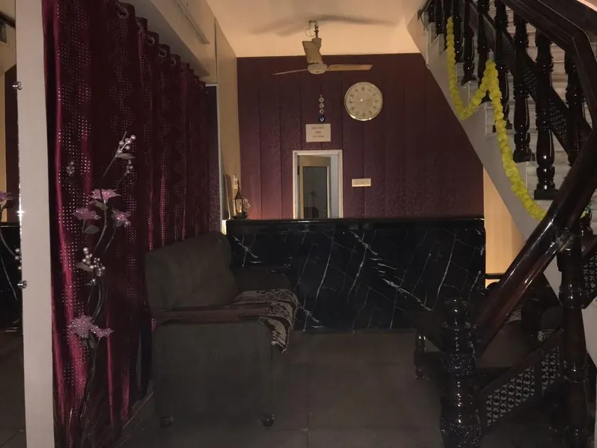 HOTEL SAMRAT - Image 1