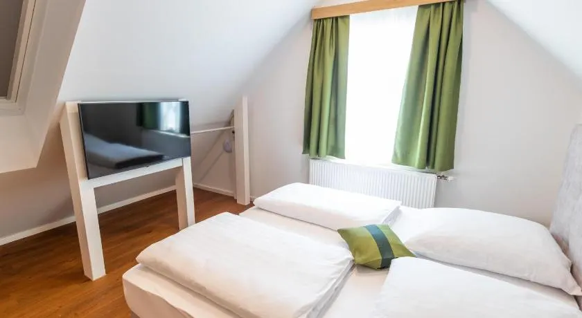 Wildfang Apartments - Image 1