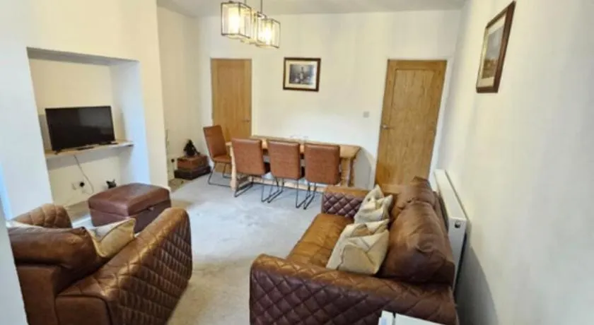 Fitzys Terrace Three Bed - Image 1