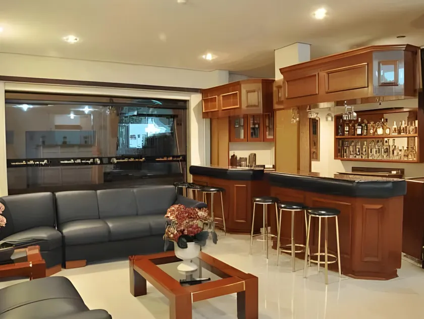 Hotel Plaza Inn Flat Residence - Image 1