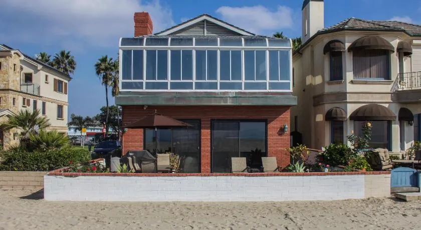 5911 Seashore Dr - Image 1