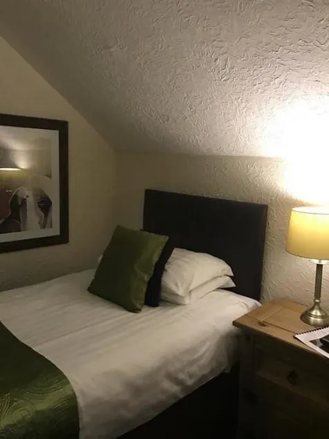 Greenhills Hotel - Image 1