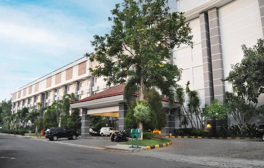 Lorin Dwangsa Solo Hotel - Image 1