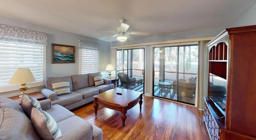 Golf Lover's Haven Modern One-Bedroom Suites - Image 1