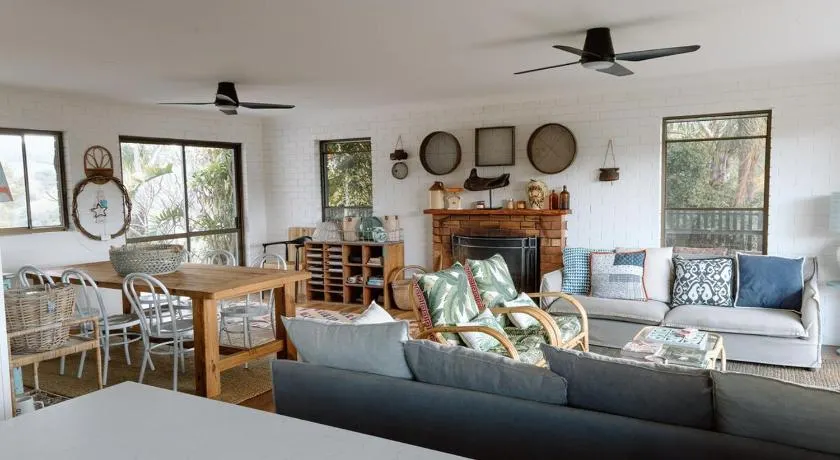 Luxe Farmstay, Main House and Brand New Tiny Home, Animals and Views! - Image 1