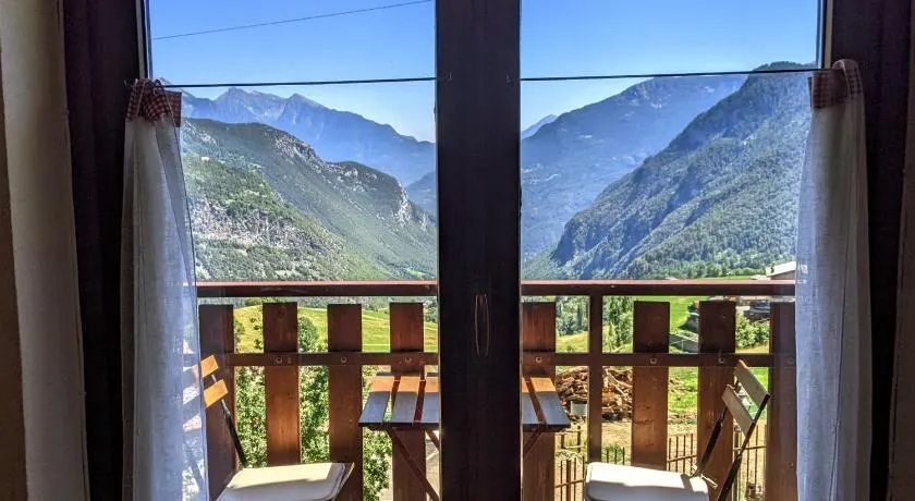 Alpine Vista Villa Hardaker 4 bedrooms Torgnon - Image 1