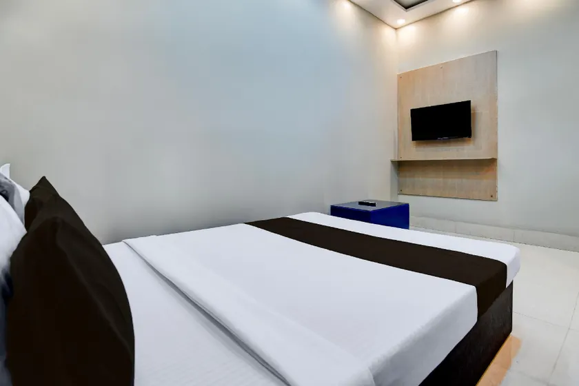 Hotel O by OYO Green Eco Space - Image 1