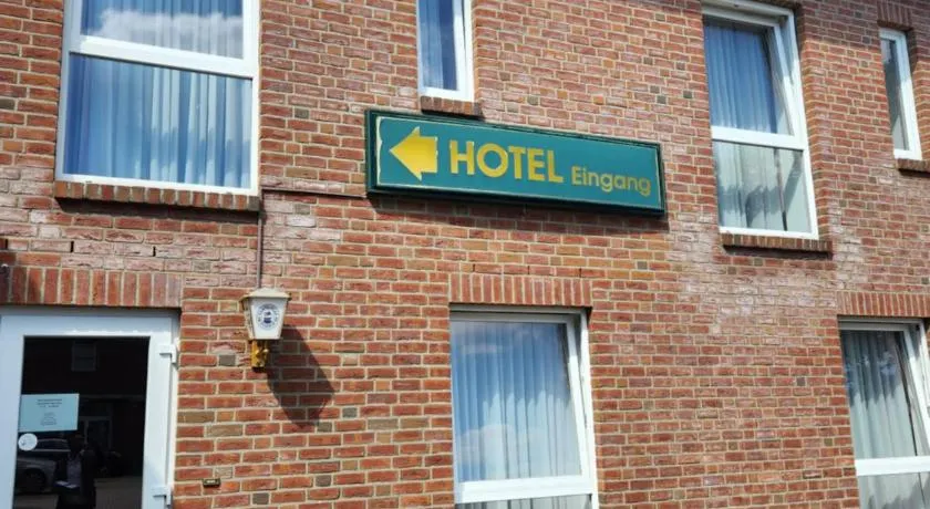 Hotel Hoyers 24h Check-in,Pinneberg, Free Parking and WiFi - Image 1