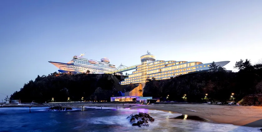 Sun Cruise Resort and Yacht - Image 1