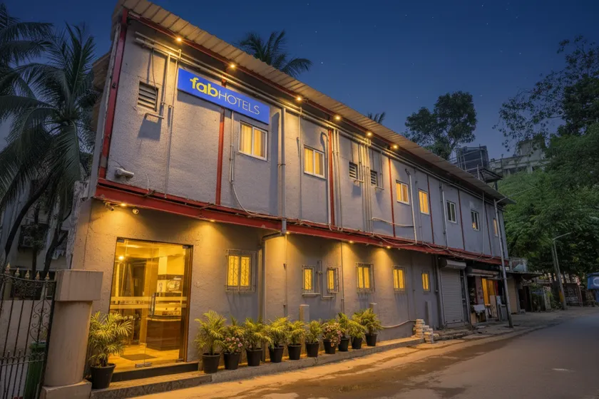 FabHotel Comfort Stay - Image 1