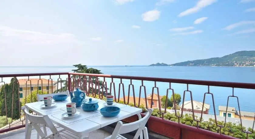 Dolce Acqua Flexyrent apartment Terrace & Parking - NO AC - Image 1