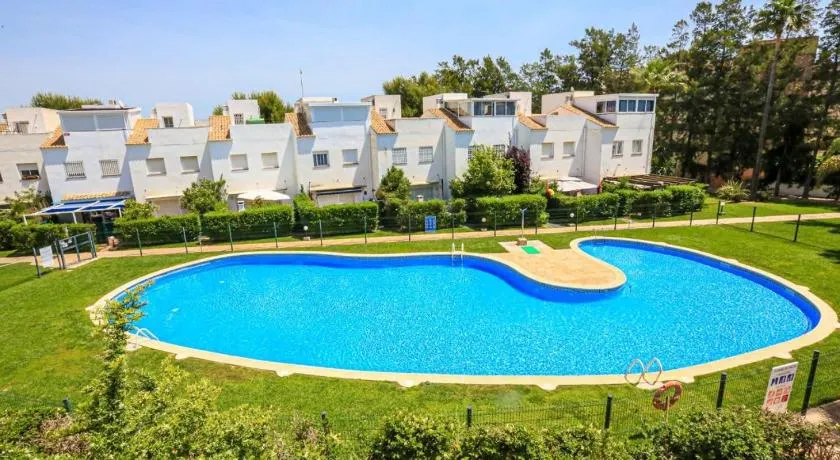 Kinderfreundliches Ferienhaus mit Terrasse, Pool und Grill | Haustiere erlaubt - Image 1
