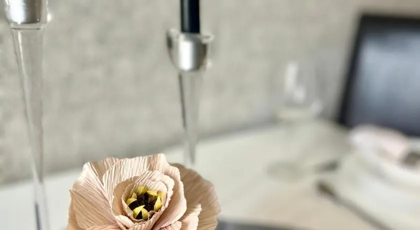 Flower home 1 - Image 1