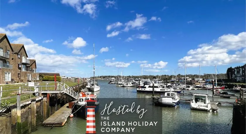 North Quay - Pet friendly Luxury Townhouse overlooking Bembridge Harbour - Image 1