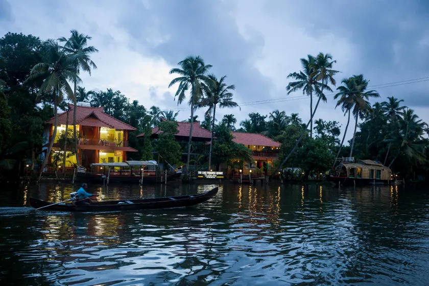 The Lake Paradise Boutique Resort - Image 1