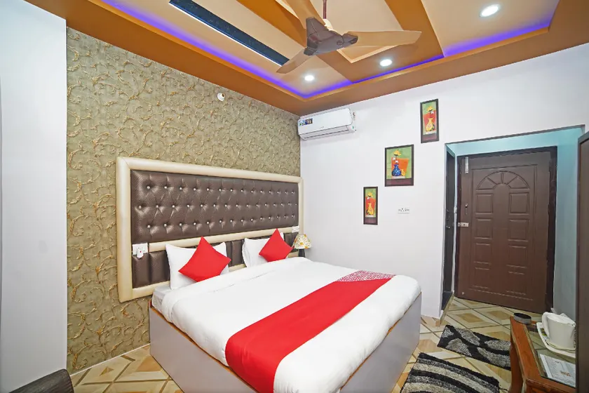 OYO 36983 Hotel Aasha Laxmi - Image 1